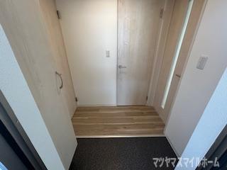 ジーメゾン四條畷（302） 玄関