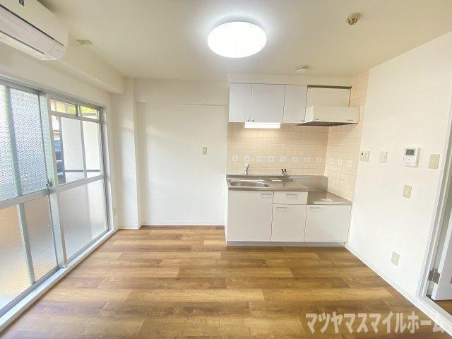 カサグランディ鴻池（2B） リビング