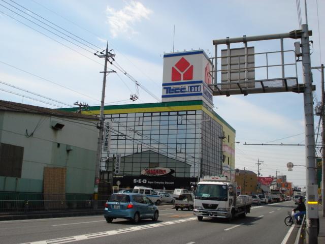 ヤマダ電機テックランド門真店：861m