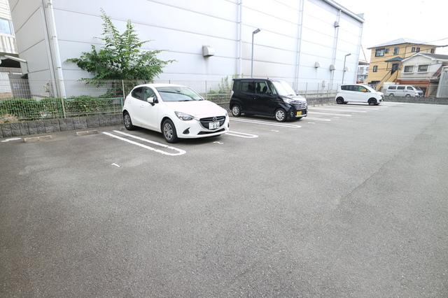 ロータスコート四宮（103） 駐車場