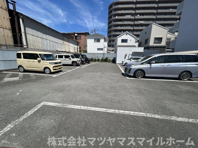 東大阪市南荘町マンション 駐車場