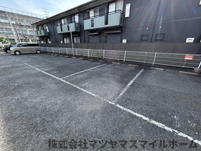 グリーンフォレストII（202） 駐車場