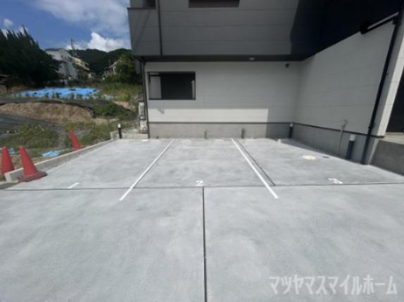 REVITA野崎（305） 駐車場