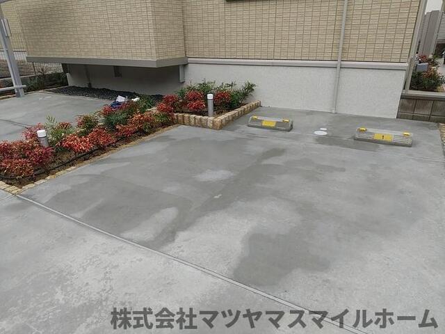 ノアールコート（201） 駐車場