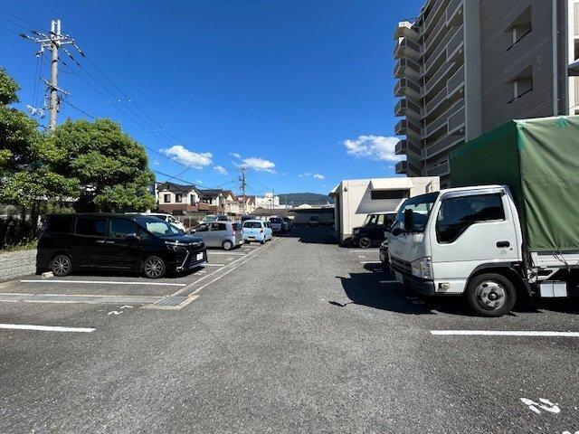 メゾン菱江（906） 駐車場