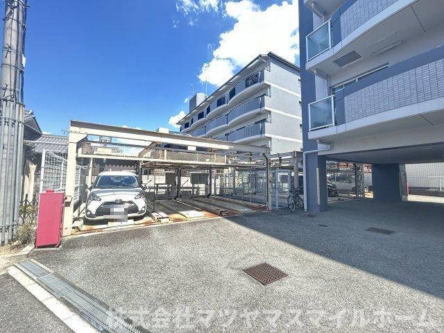 グリーンパーク鶴見（201） 駐車場