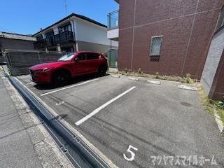 ウエストサイドリバーIII（101） 駐車場