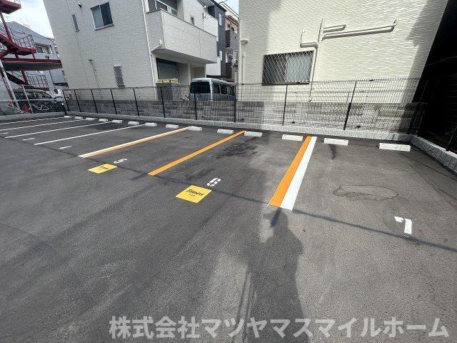 メイクス大阪鶴見（202） 駐車場