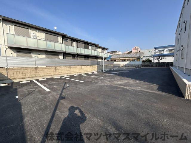 ハルミール忍ケ丘（202） 駐車場