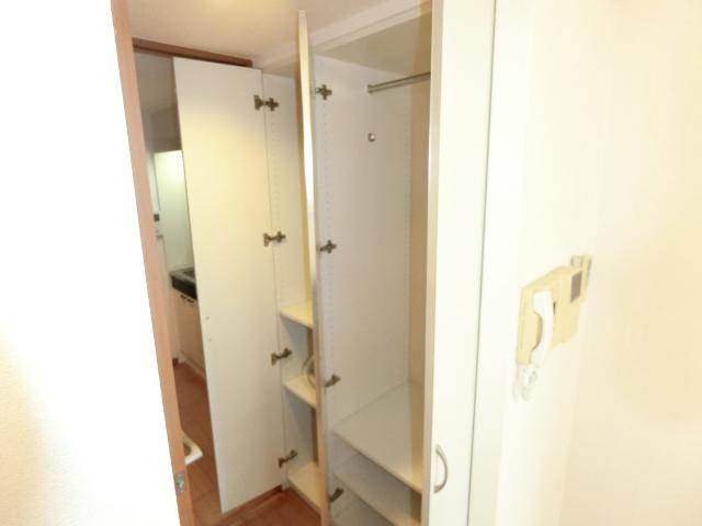 エステムヒルズ新大阪 収納