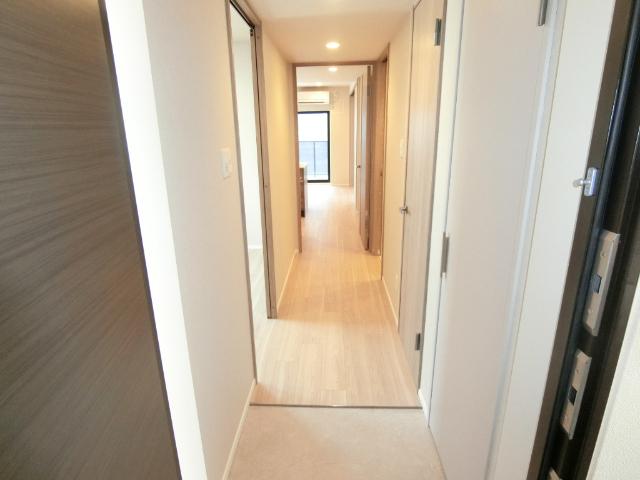 大阪市淀川区西中島マンション 玄関