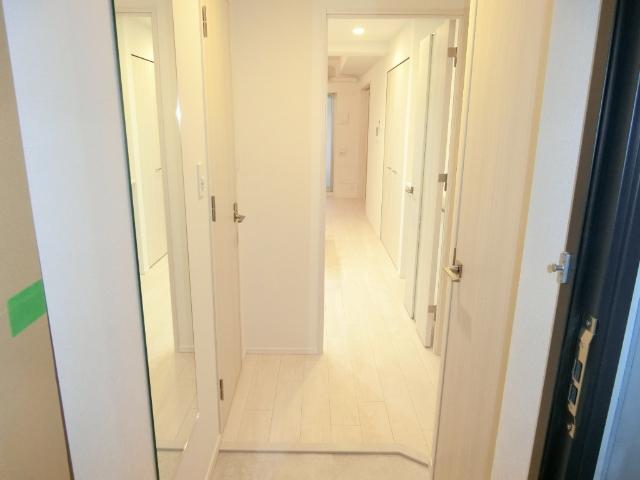 スプランディッド新大阪VⅢ 玄関