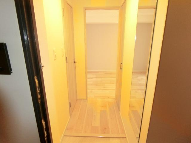 スプランディッド新大阪VⅢ 玄関