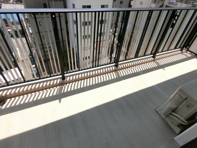 スプランディッド新大阪VⅢ バルコニー