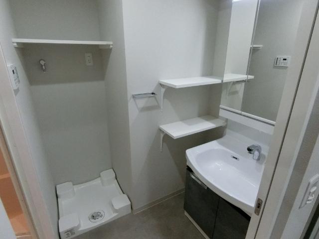 Alivis三国本町 洗面