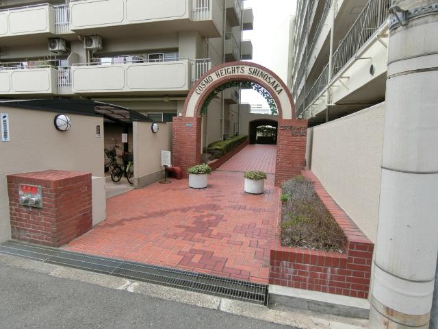 コスモハイツ新大阪 エントランス