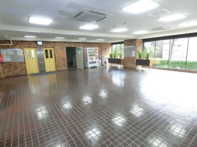 ファミールハイツ北大阪1号棟 ロビー