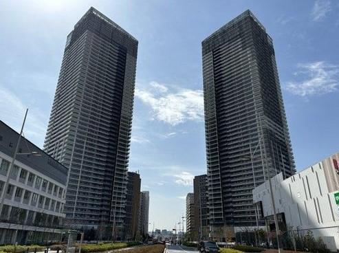 50階建てツインタワー（右側）