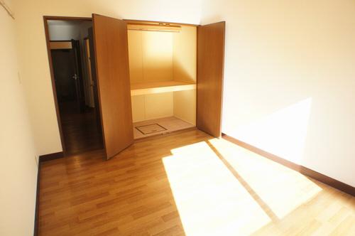 横浜市泉区岡津町アパート 収納