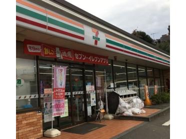 セブンイレブン横浜泉区役所前店：393m