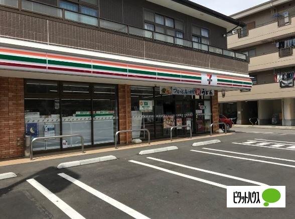 セブンイレブン横浜瀬谷駅北口店：444m