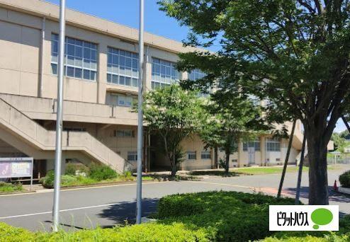 神奈川県立横浜旭陵高校：989m