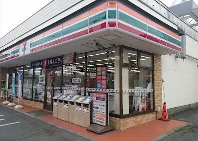 セブンイレブン横浜泉新橋町店：424m