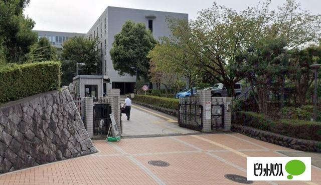 私立フェリス女学院大学緑園キャンパス：4190m