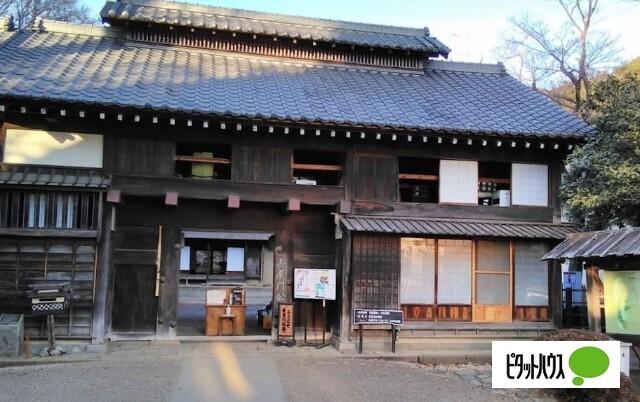長屋門都市緑地：297m