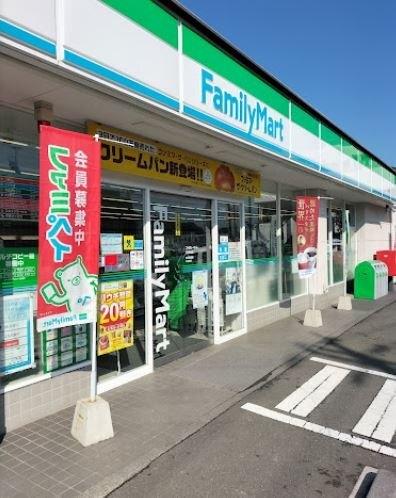 ファミリーマート市沢町店：714m