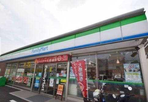 ファミリーマート大和東三丁目店：269m