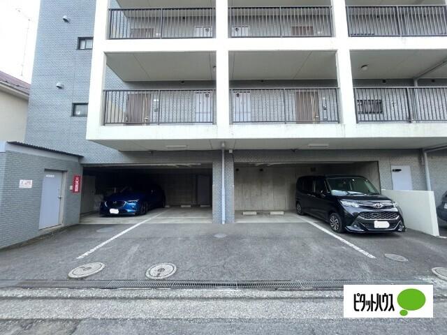 横浜市瀬谷区二ツ橋町マンション 駐車場