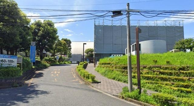 横浜市旭図書館：1708m