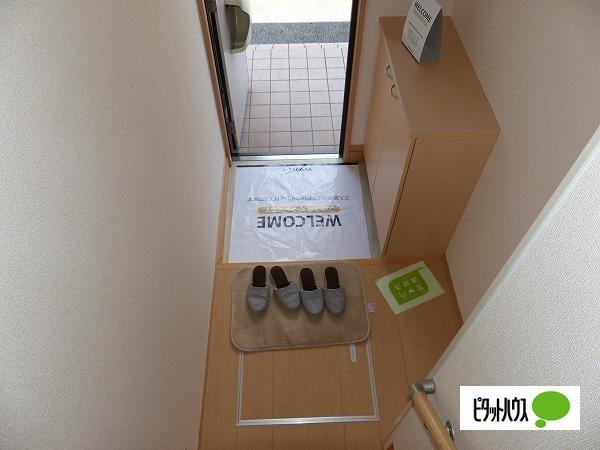 グランモアかがり　Ｂ（202） 玄関