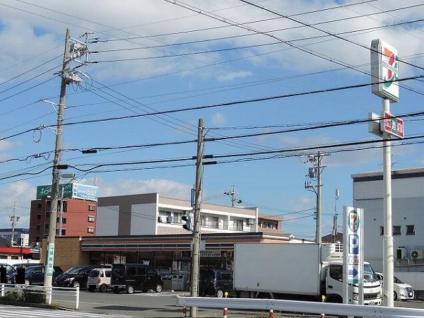 セブンイレブン半田青山1丁目店：507m