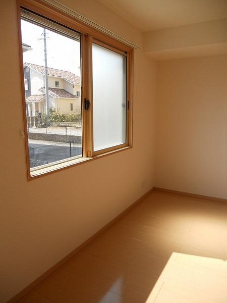 グランモアかがり　Ａ（102） 部屋画像