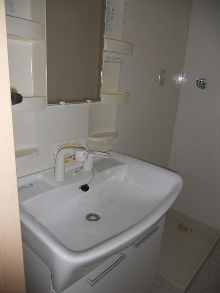 グランモアかがり　Ａ（102） 部屋画像