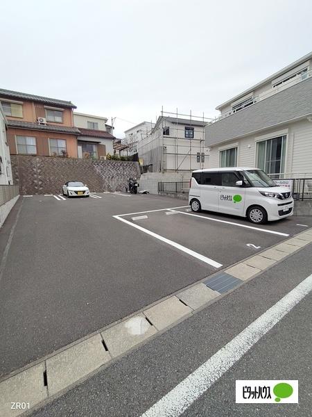 クラール白山（205） 駐車場
