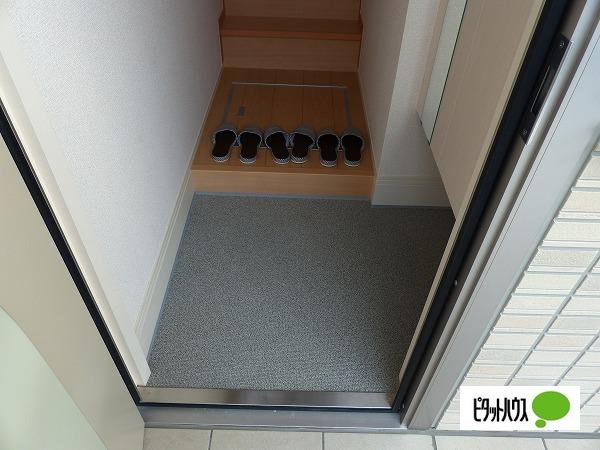 半田市瑞穂町アパート 玄関