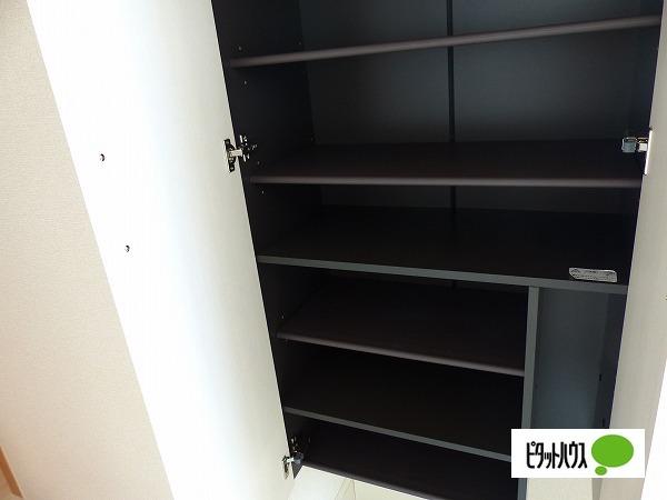 半田市瑞穂町アパート 収納