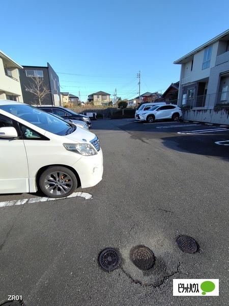 ラ・ビリアⅠ（102） 駐車場