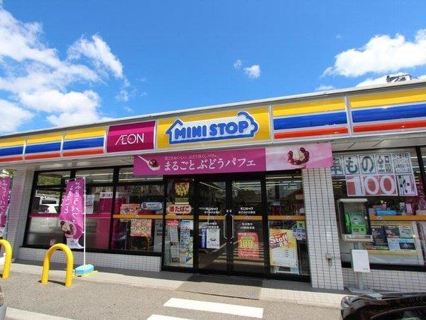 ミニストップ名鉄常滑駅前店：526m