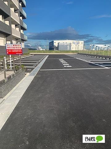 コントレイルりんくう常滑（110） 駐車場