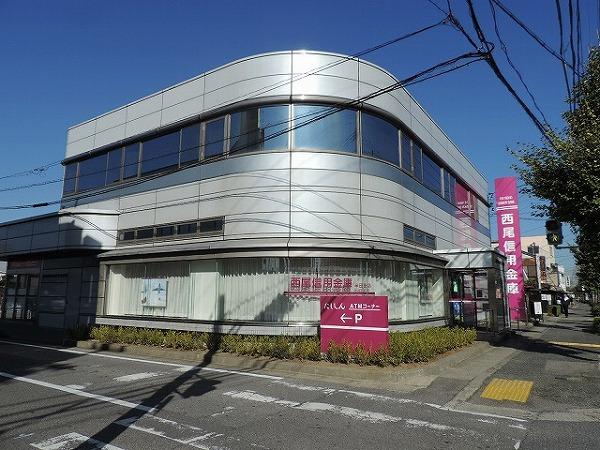 西尾信用金庫半田支店：829m