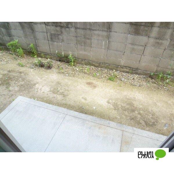 タウニーあけぼの　Ｂ棟（102） 庭