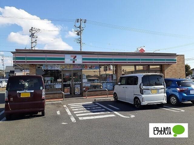 セブンイレブン半田北二ツ坂店：607m