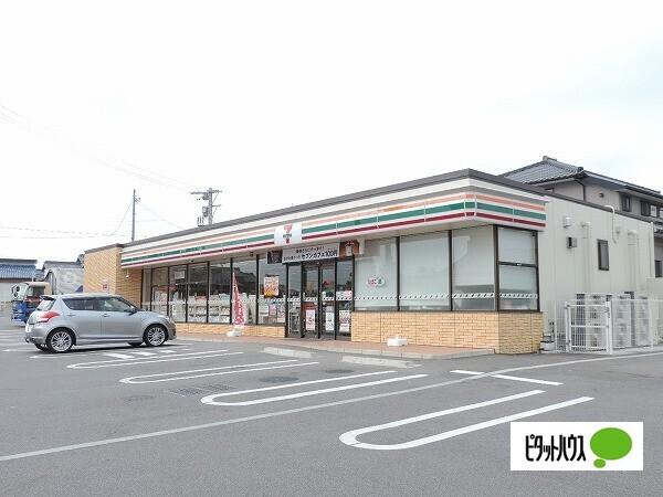 セブンイレブン半田稲荷町店：382m