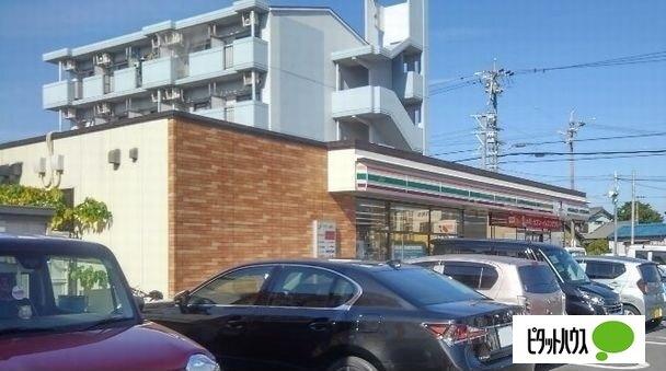 セブンイレブン半田出口町1丁目店：427m
