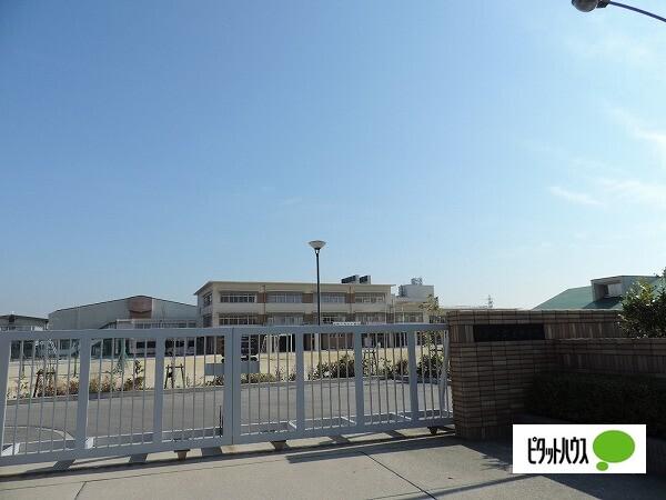 武豊町立武豊中学校：1653m