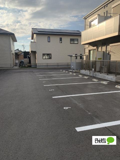 クレール　カモミ（203） 駐車場